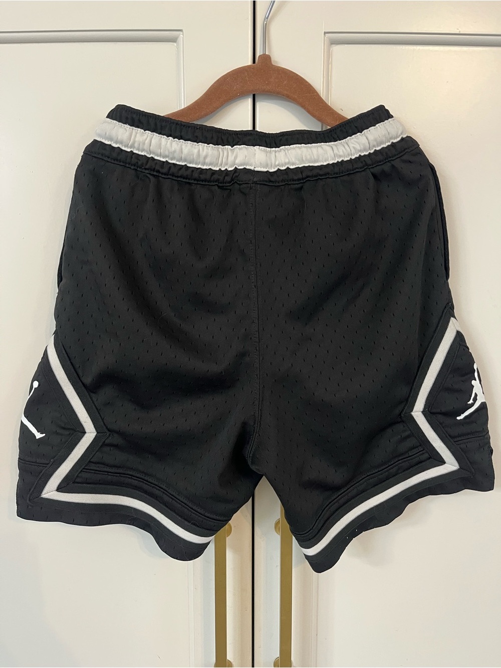 Boys Jordan Black Athletic Shorts with White Trim/Pockets - Picture 3 of 3